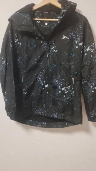 Chubasquero estampado talla XS pero vale para S