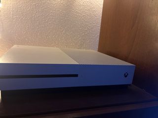 Xbox One S Blanca