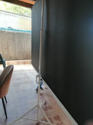 Pantalla de proyección grande