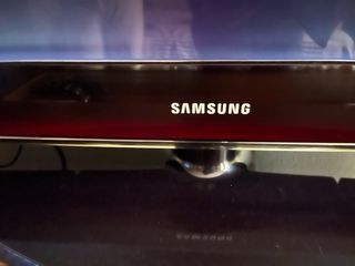 Televisor Samsung Negro/Rojo