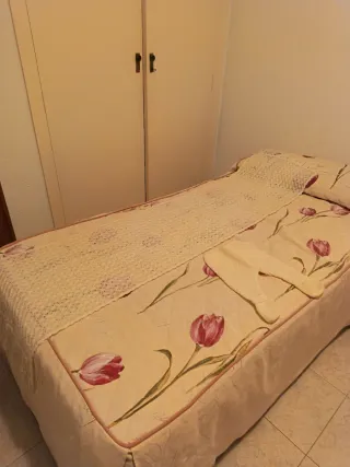 Conjunto punto bebé antiguo: toquilla y pantalón