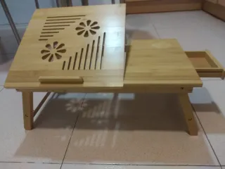 Mesa de madera para cama con soporte para tablet