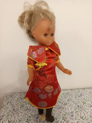 Muñeca Nancy antigua vestida