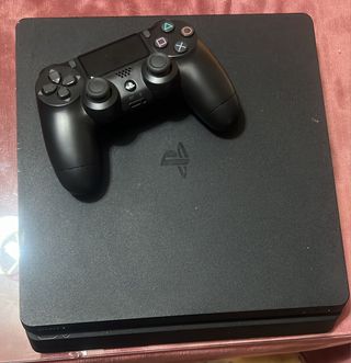 PS4 (PlayStation 4) Negra + Mando Nuevo