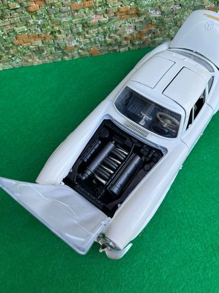 Mercedes-Benz 300 SL Roadster – 1954 – Escala 1:18