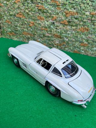 Mercedes-Benz 300 SL Roadster – 1954 – Escala 1:18