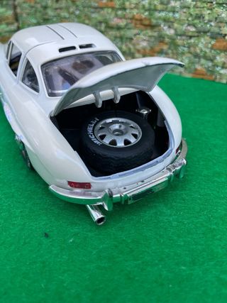 Mercedes-Benz 300 SL Roadster – 1954 – Escala 1:18