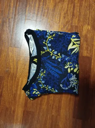 Jersey NAF NAF floral azul y amarillo