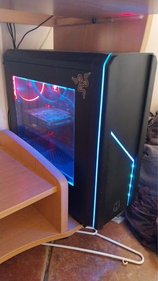 PC Gaming Negro y Azul