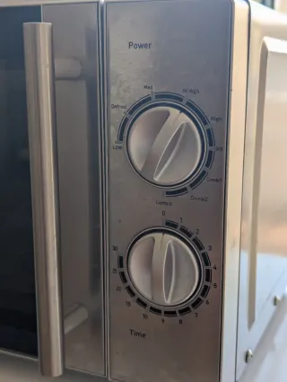 Microondas Taurus Plateado