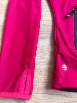 Chaqueta Ternua Rosa con Capucha