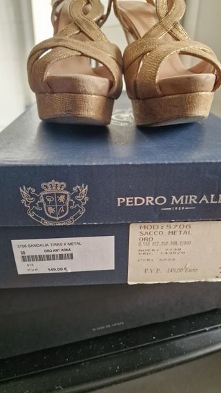 Sandalias Pedro Miralles Talla 38 Doradas