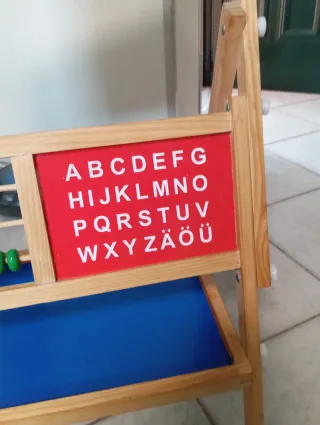 Lavagna gioco per bambini con abaco e orologio