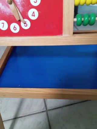 Lavagna gioco per bambini con abaco e orologio