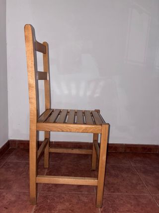 Sillas de madera maciza resistentes