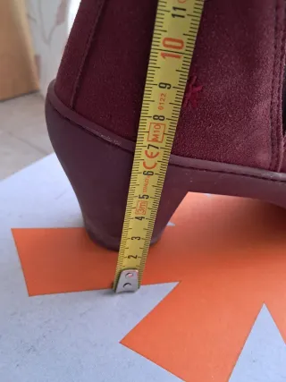 Botines burdeos piel texturizada talla 41