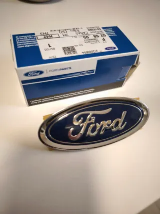 Emblema Delantero Ford Fiesta 2016