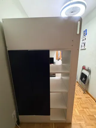 Cama alta Ikea con armario y escritorio