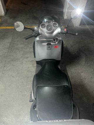 Aprilia Scarabeo 125 Plata
