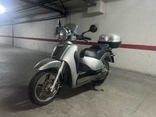 Aprilia Scarabeo 125 Plata