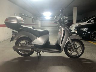 Aprilia Scarabeo 125 Plata