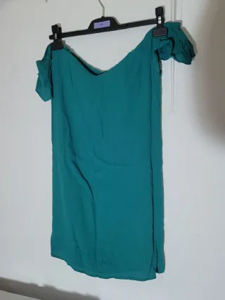 Vestido verde azulado con mangas