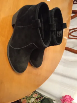 Botines mujer piel serraje negro