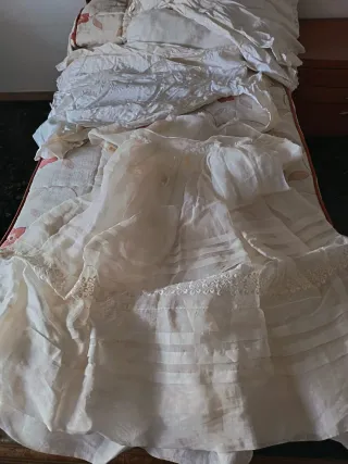 Ropa de comunión antigua.SOLO HASTA EL 3/03.