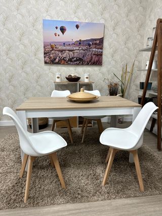 Mesa Comedor con 4 Sillas Acolchadas