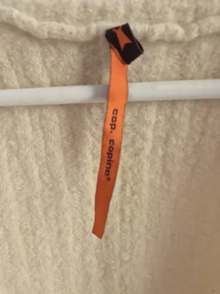 Chaqueta de punto con capucha y botones