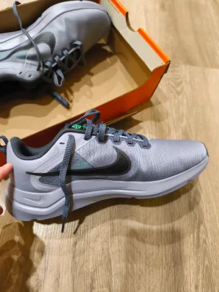 Zapatillas Nike nuevas, número 42 (26,5 cm)