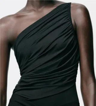 Zara Top Asimétrico Drapeado Negro Talla S