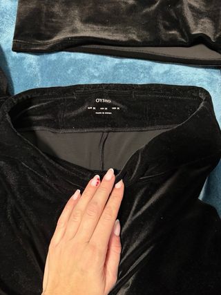 Conjunto Oysho Negro Crop Top y Leggings