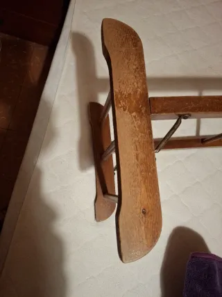 Perchero vintage de madera y metal