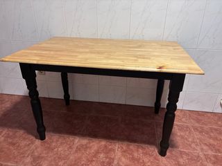 Mesa madera rústica negra y madera
