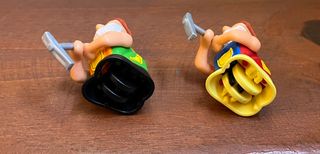 2 FIGURAS KINDER MINERO