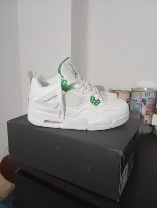 Jordan 4 Blancas y Verdes