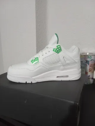 Jordan 4 Blancas y Verdes