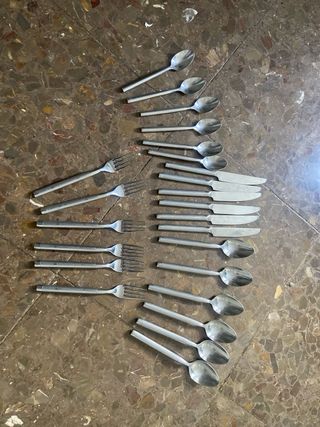 Juego de cubiertos de metal