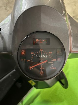Vespa PK125 1980 restaurada