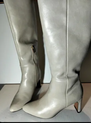 Botas altas de piel beige