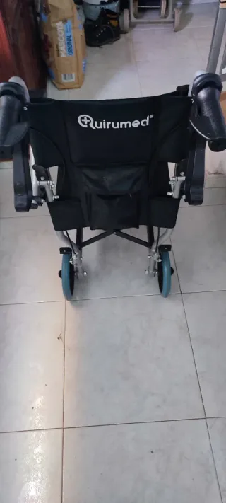 Silla de ruedas domiciliaria ligera