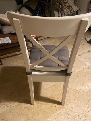 Mesa Comedor Blanca Extensible y cuatro sillas