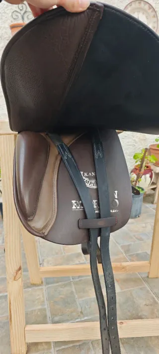 Lote 3 Monturas de Doma Clásica