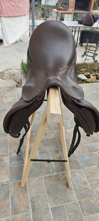 Lote 3 Monturas de Doma Clásica