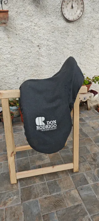 Lote 3 Monturas de Doma Clásica