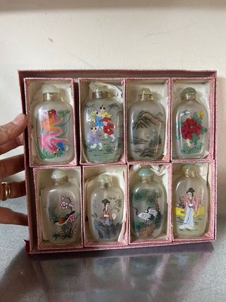 8 Bottiglie da fiuto cinesi dipinte snuff bottle