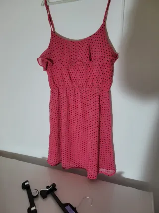 Vestido rosa con corazones negros
