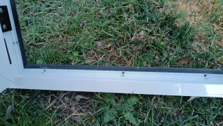 Ventana de aluminio blanca