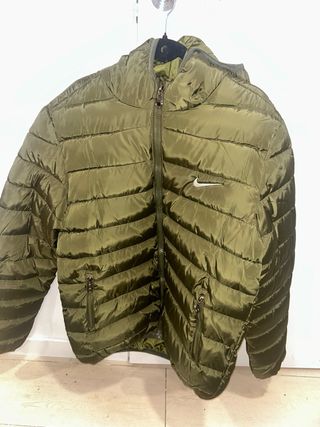 Chaqueta Nike acolchada verde oliva